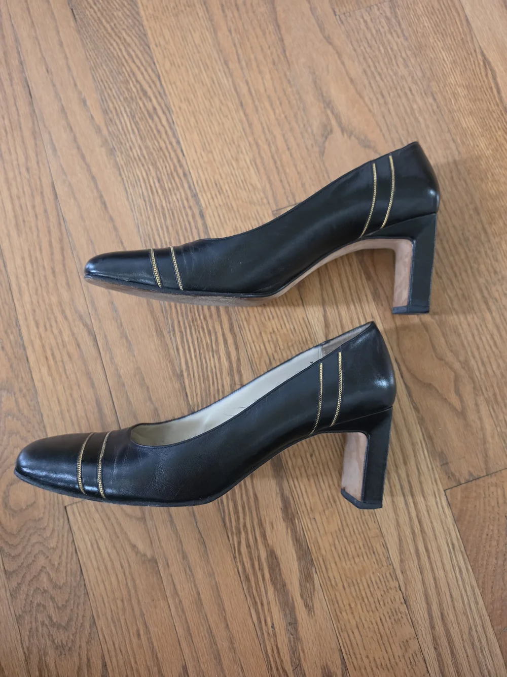 Nina Comfort Vintage Black Leather Square-Toe Pumps w/ Gold Accent Trim Size 9.5 - Picture 2 of 6